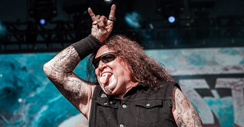 Chuck Billy diz “Lombardo quem?” ao apresentar novo baterista do Testament